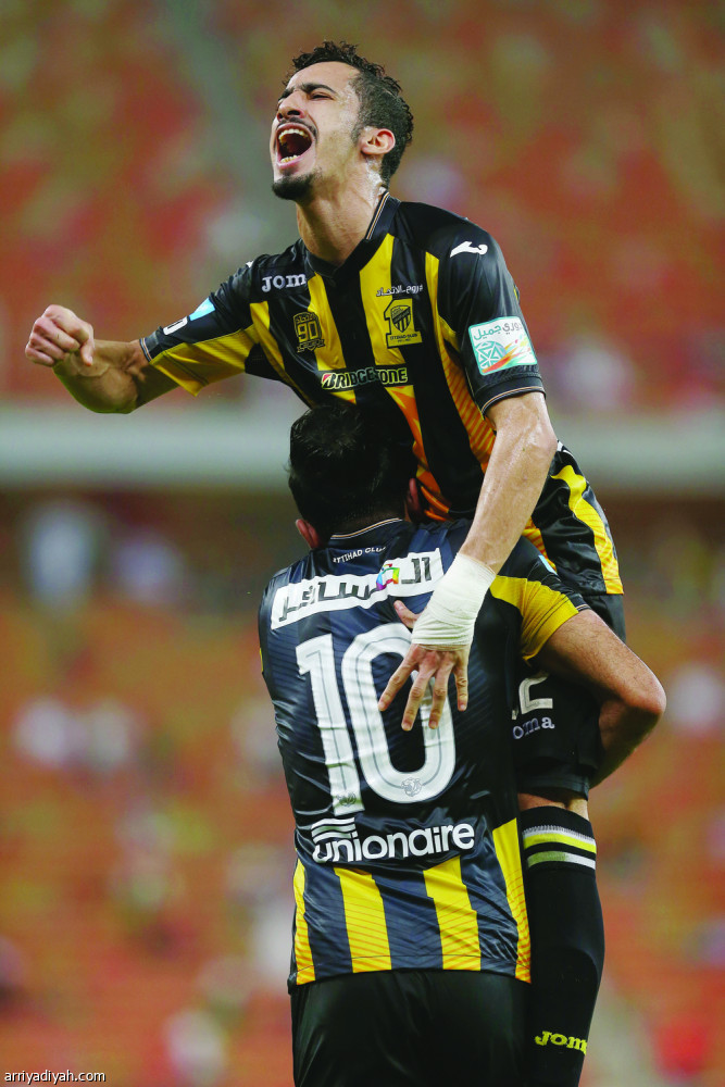الاتحاد يجمد القادسية برباعية