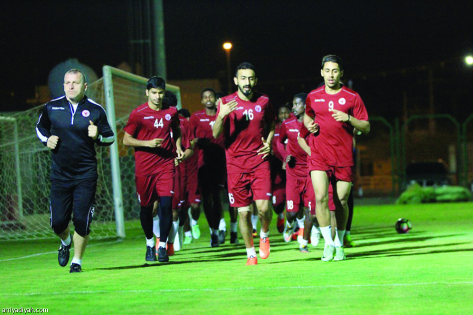 في الفيصلي.. مناورة واحتفالية بالمدير الجديد