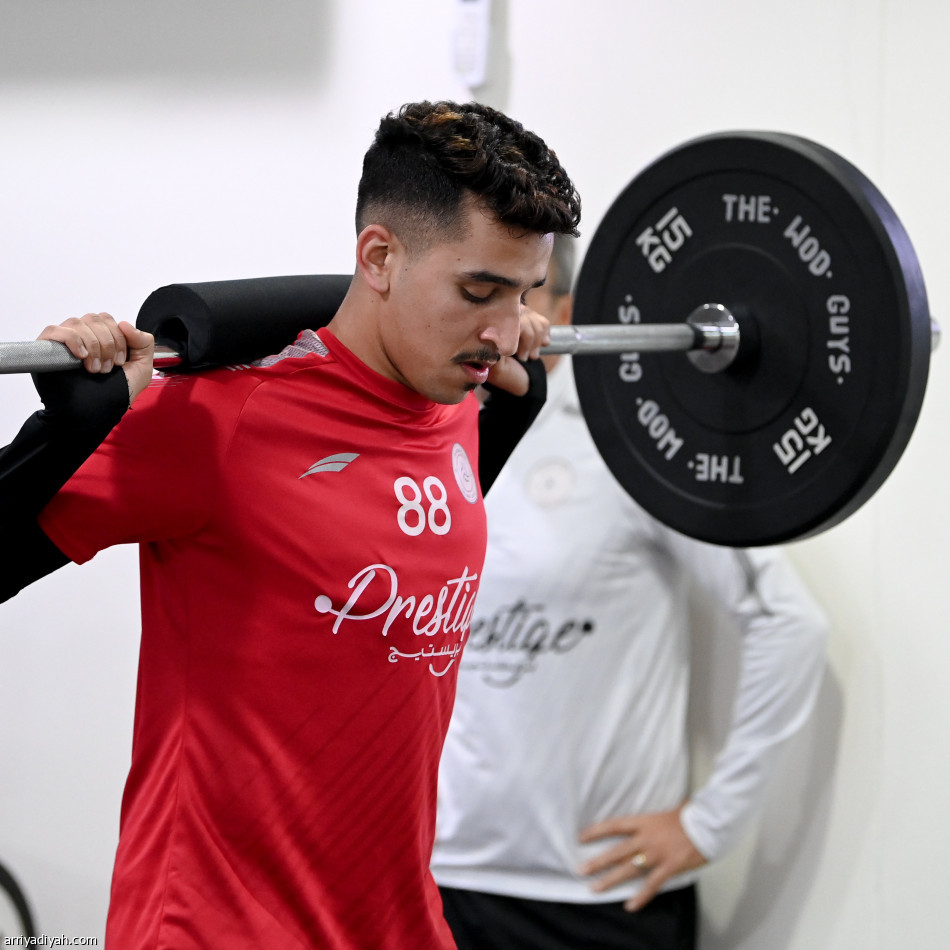 تمبكتي يشارك في تدريبات الشباب الجماعية