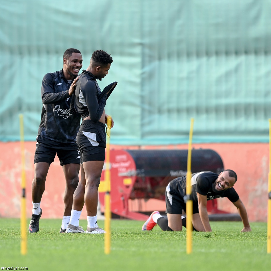 الشباب ينتهج التمرير السريع وإنهاء الهجمة