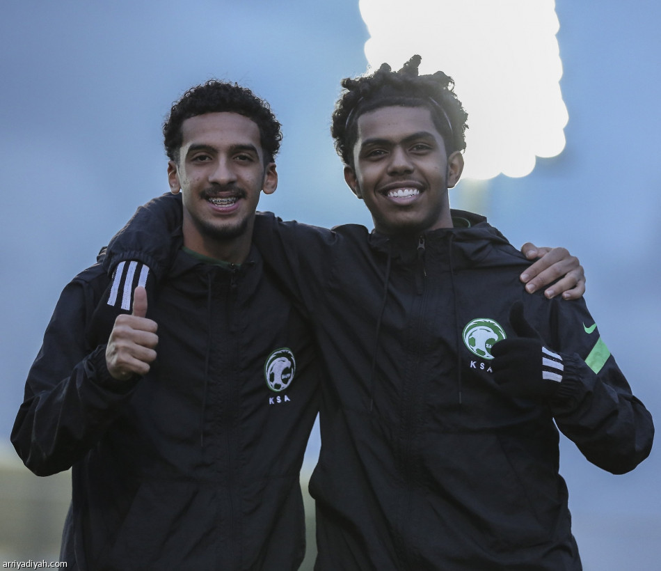 الأخضر الشاب.. لياقة وتكتيك قبل موقعة «الفراعنة»