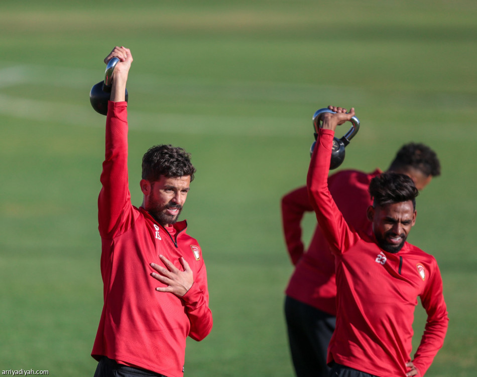 رئيس ضمك يطالب اللاعبين بالتركيز