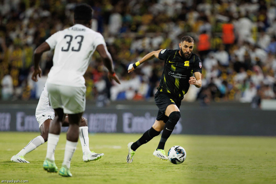 حامد يستقبل
لاعبي الصفاقسي