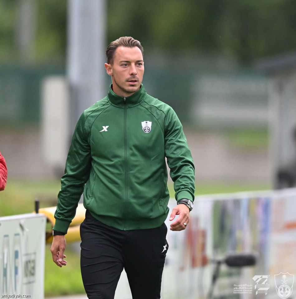 فيرمينو  يقود الأهلي إلى اكتساح الشمال القطري