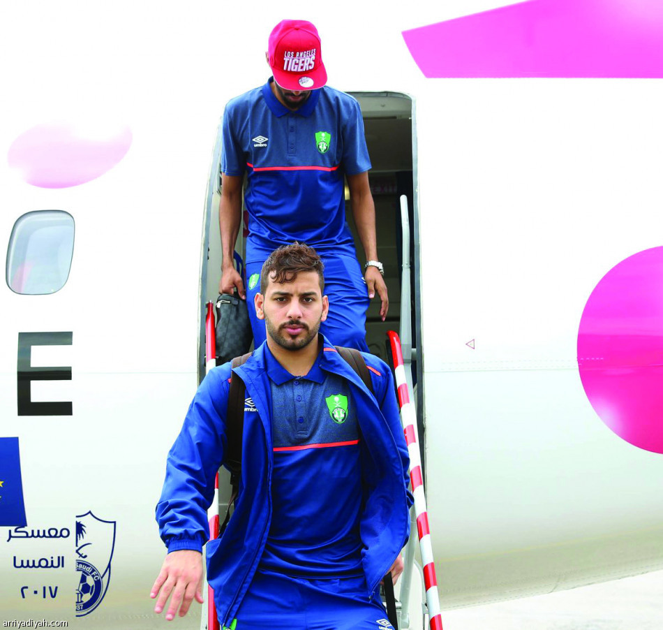 الأهلي ينتظر تأشيرات الثلاثي
