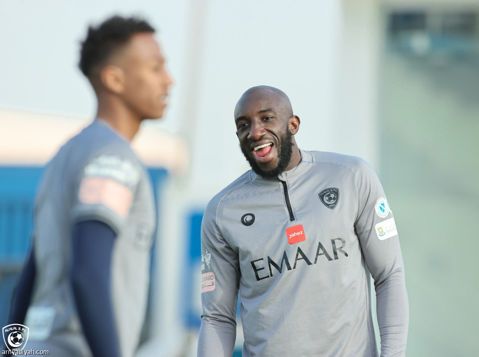 الهلال يناور قبل تجريبية الفتح
