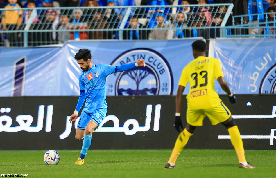 التعاون يخطف نقاط الباطن في الرمق الأخير