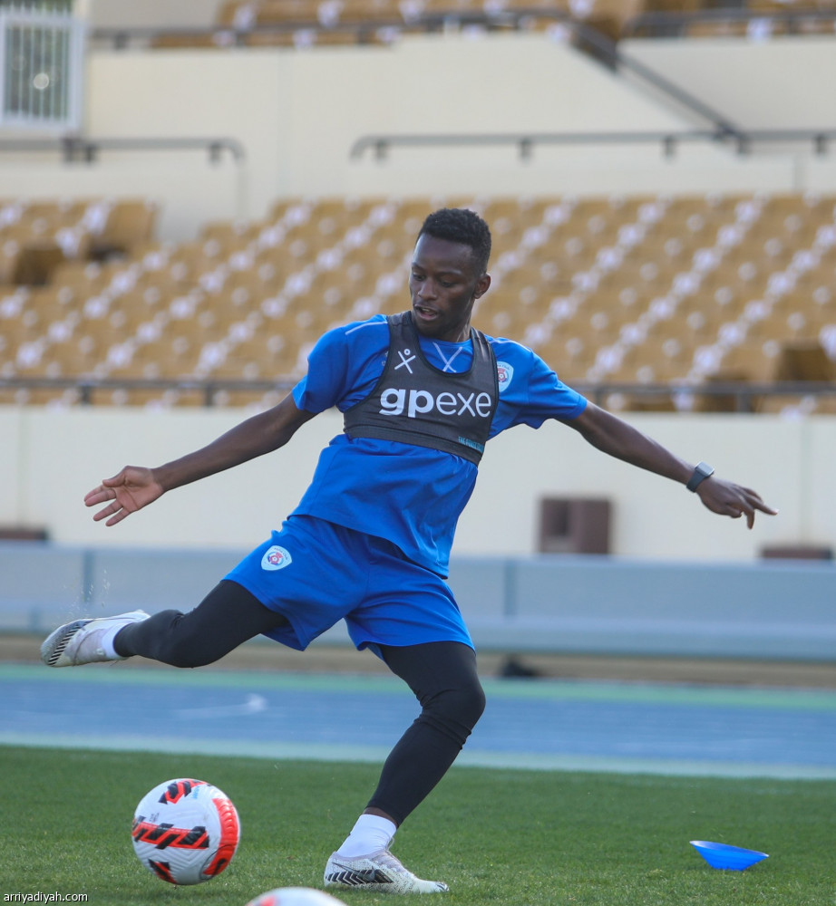 سيفيلا يعالج أخطاء أبها