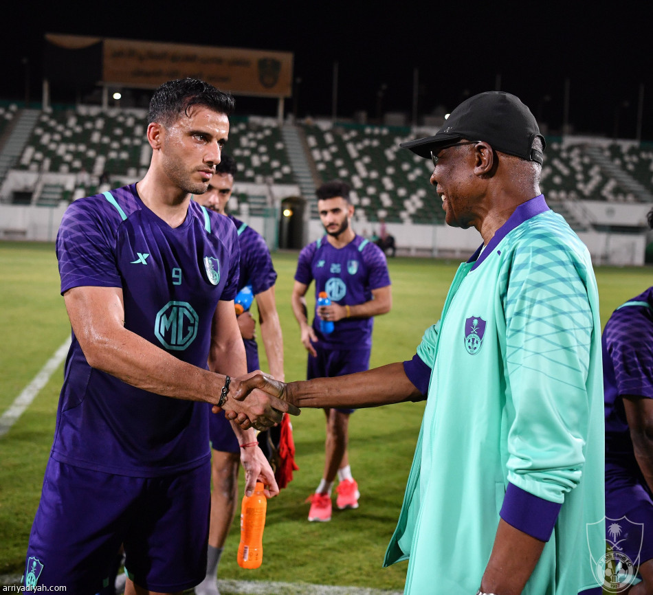 عيد يدعم الأهلي قبل أبها