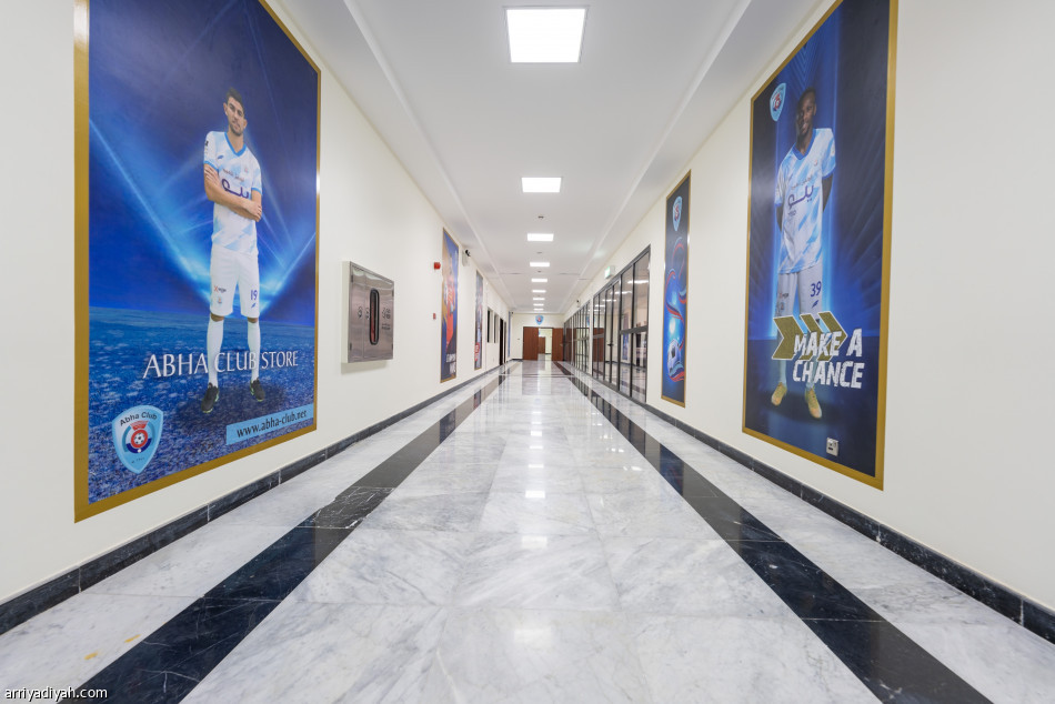 وزير الرياضة يفتتح منشأة أبها