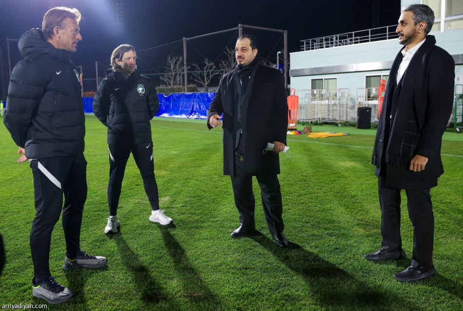 الأخضر يتفادى إرهاق رحلة طوكيو بـ«الاسترجاعية»