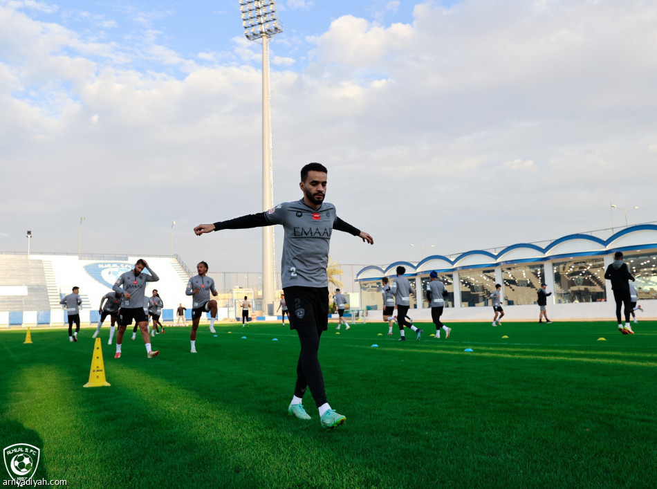 الهلال.. البريك وبيريرا يعودان أمام الفيصلي