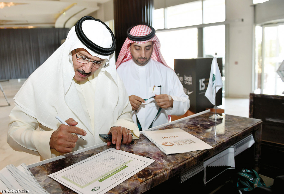 المسحل 
يفصل المونديال عن الانتخابات