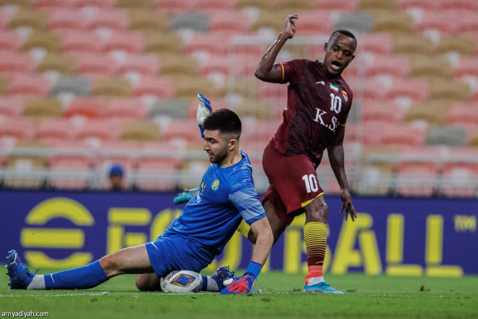 أجانب الثالثة.. 
10 جنسيات.. وسيطرة برازيلية