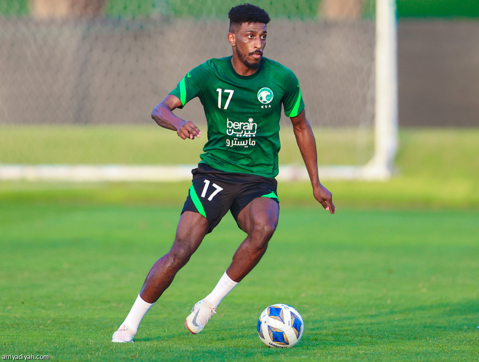 رينارد ينقل تحضيرات الأخضر إلى الشارقة