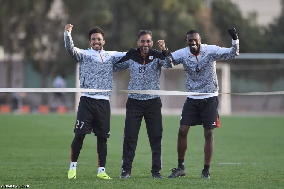 وليد عبدالله يظهر في تدريبات الشباب
