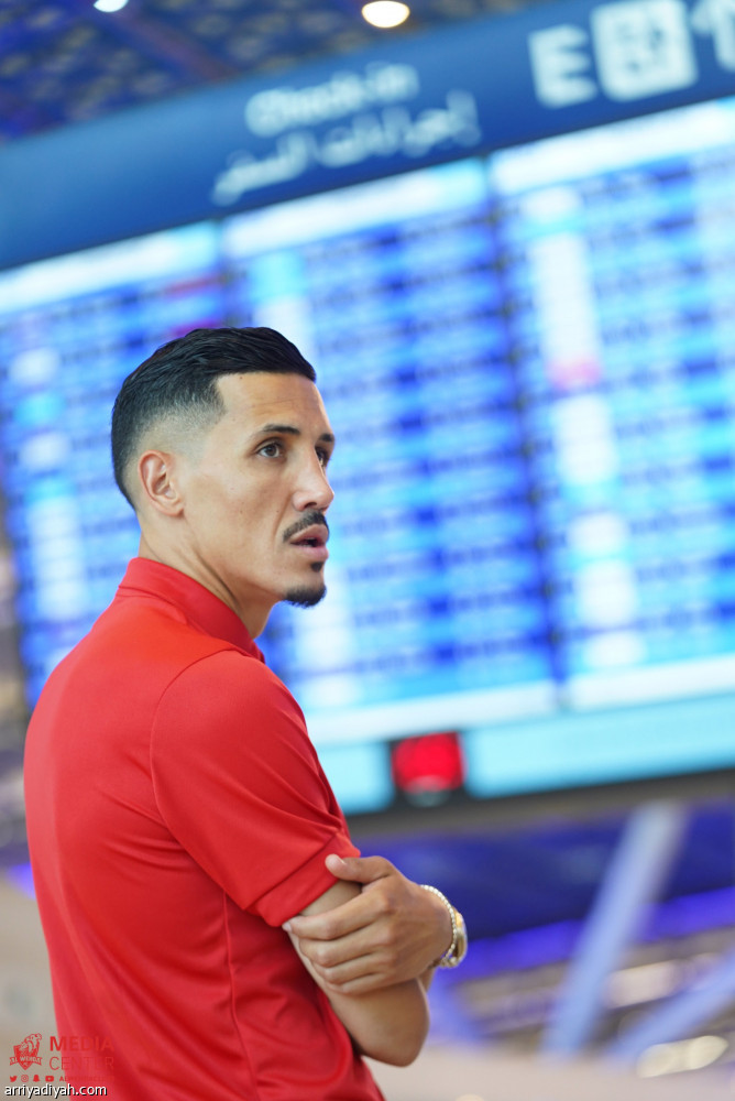 أنسيلمو يتقدم قائمة الوحدة في معسكر مورسيا