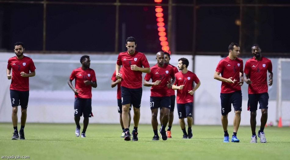 الجابر يفتح ملف الدوري ويكثف تدريباته للفتح