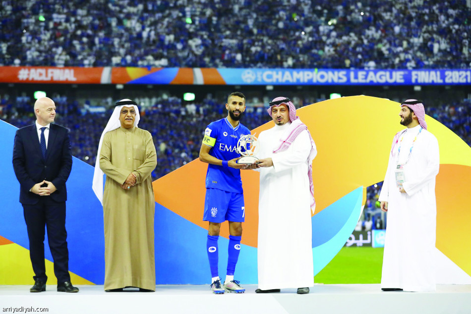 هلال الزعامة.. رافع الهامة