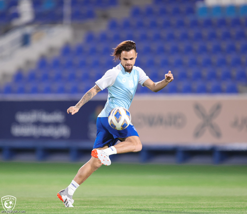 سالم والبليهي وعطيف ينعشون الهلال