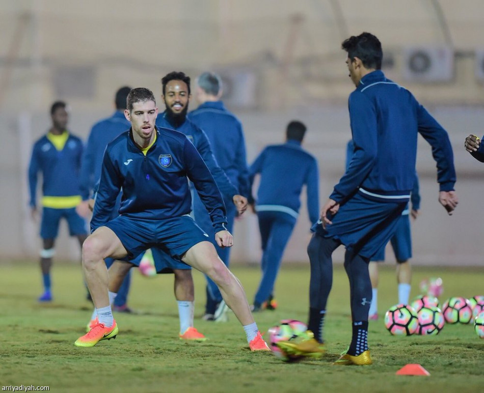 مدرب التعاون يعالج الأخطاء قبل الهلال