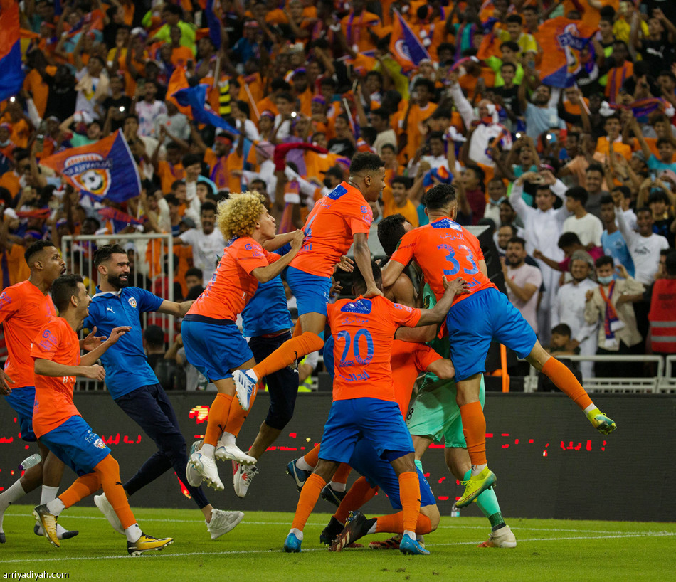 رازوفيتش.. يكسر عناد الخليج