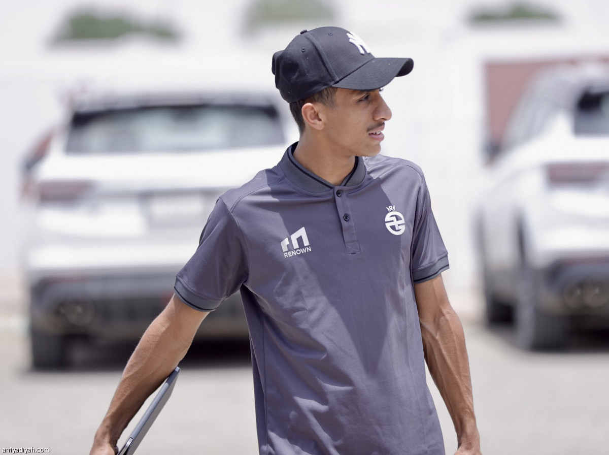 الخلود يغادر