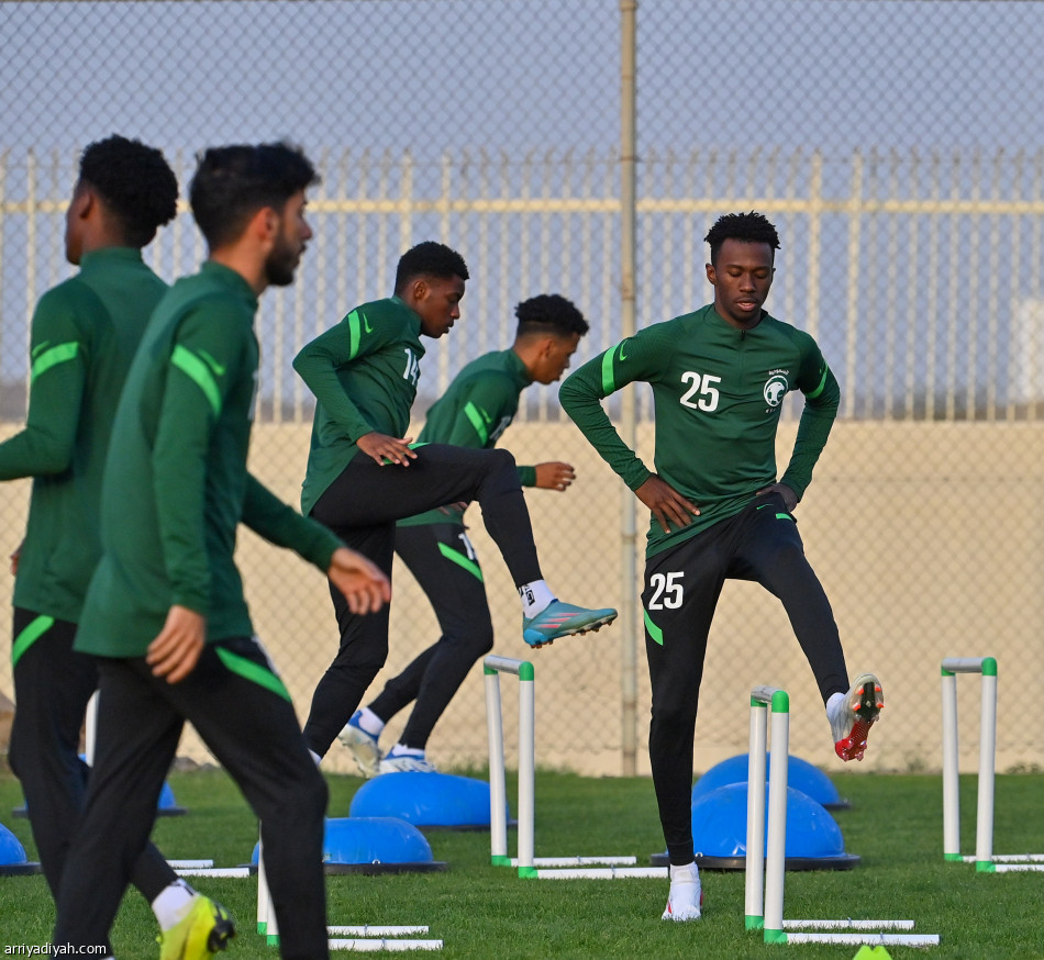 الأخضر الشاب يعود بـ«مران تكتيكي»