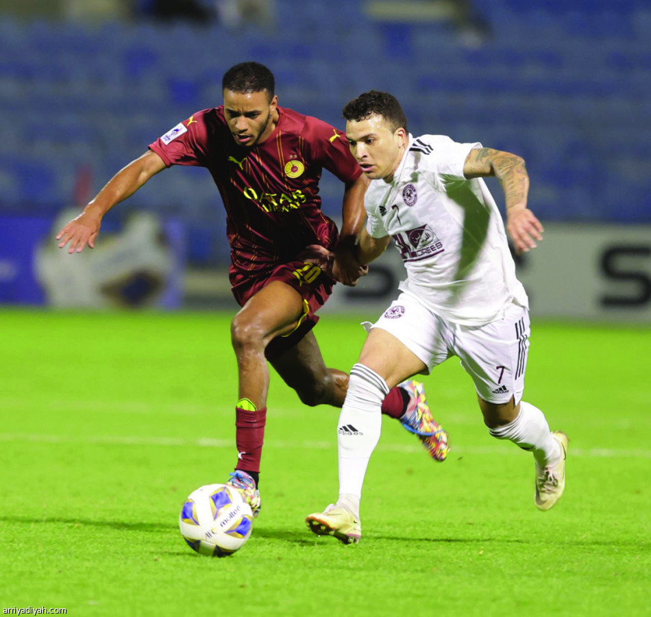 الزعيم والعنابي..
صدارة بالخسارة