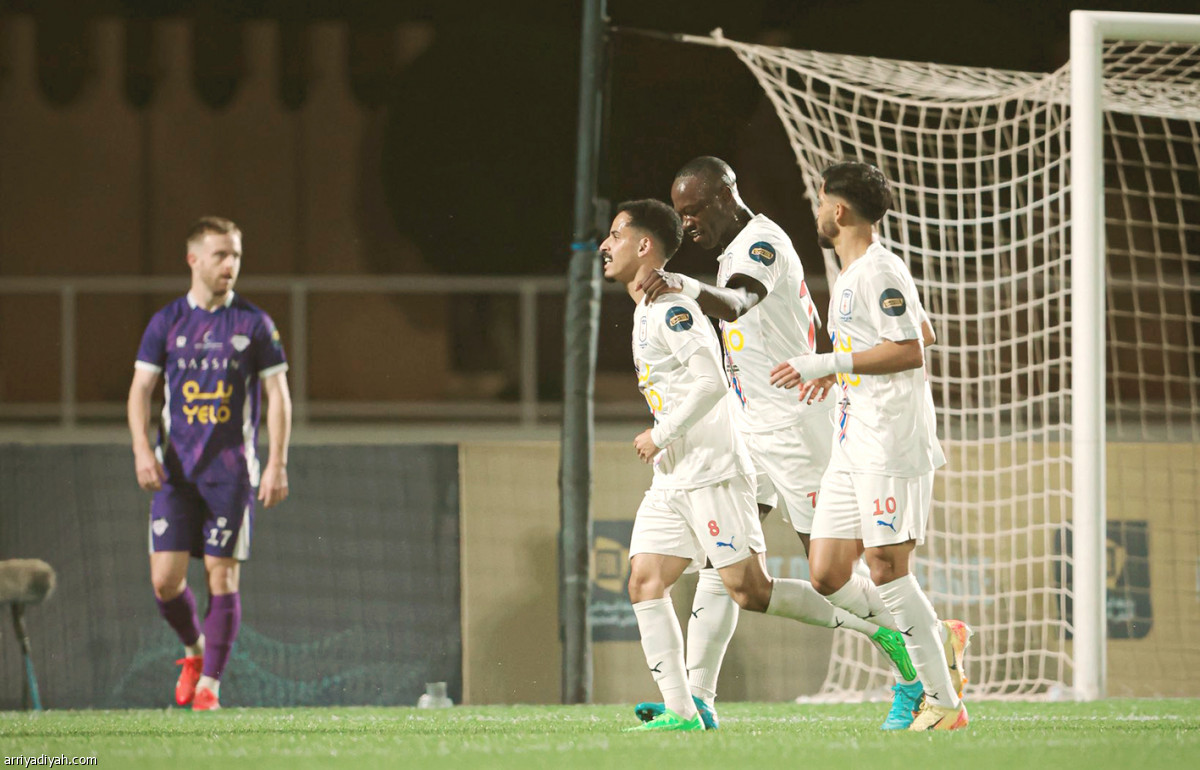 المطاردة مستمرة