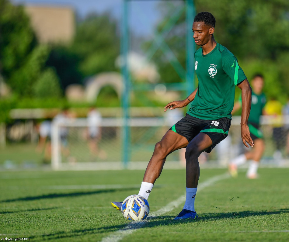 الغامدي وبالعبيد يلتحقان ببعثة الأخضر الأولمبي في طشقند