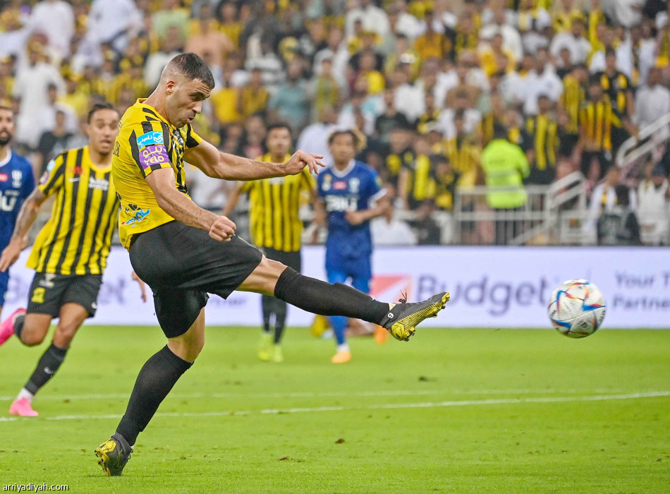 النيران الصديقة 
تعود إلى «الكلاسيكو»