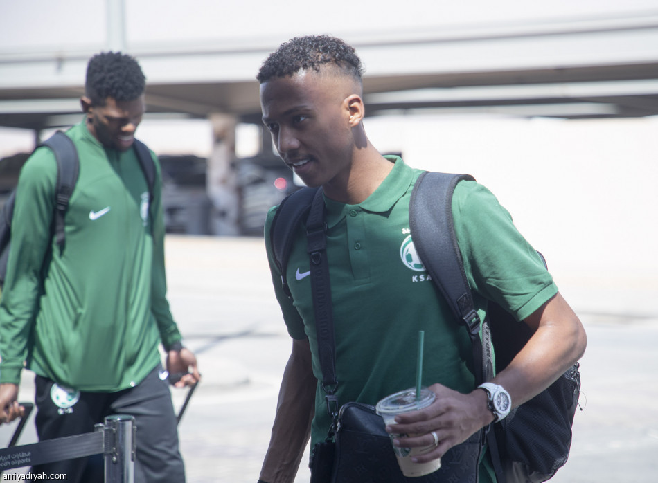 الأخضر يغادر إلى أبوظبي