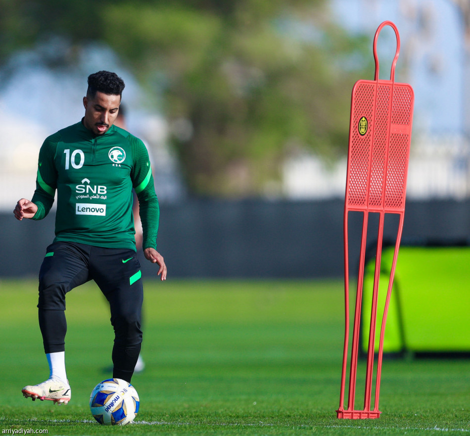 رينارد ينقل تحضيرات الأخضر إلى الشارقة