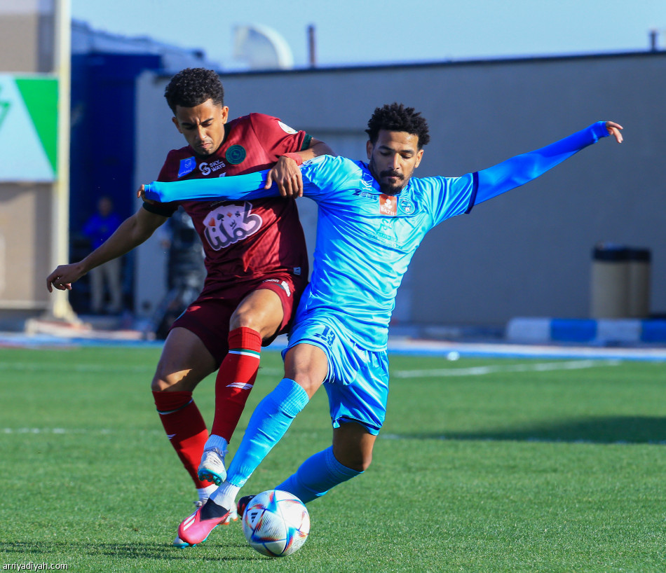 لوبيز يهدي الباطن انتصاره الأول