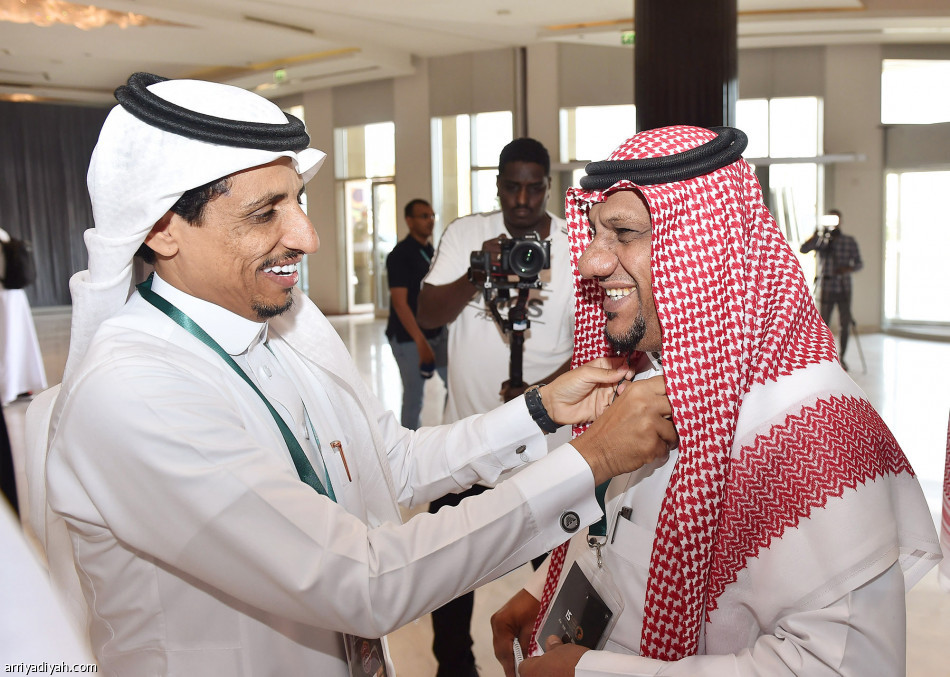 المسحل 
يفصل المونديال عن الانتخابات