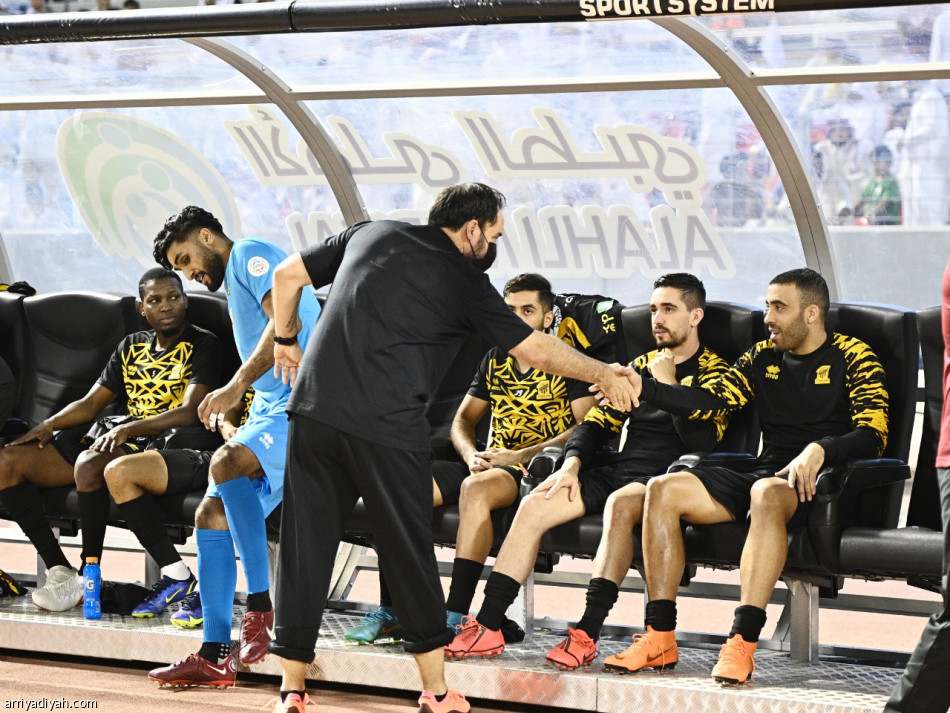 سعيود..
يظهر بالحاسم الثالث