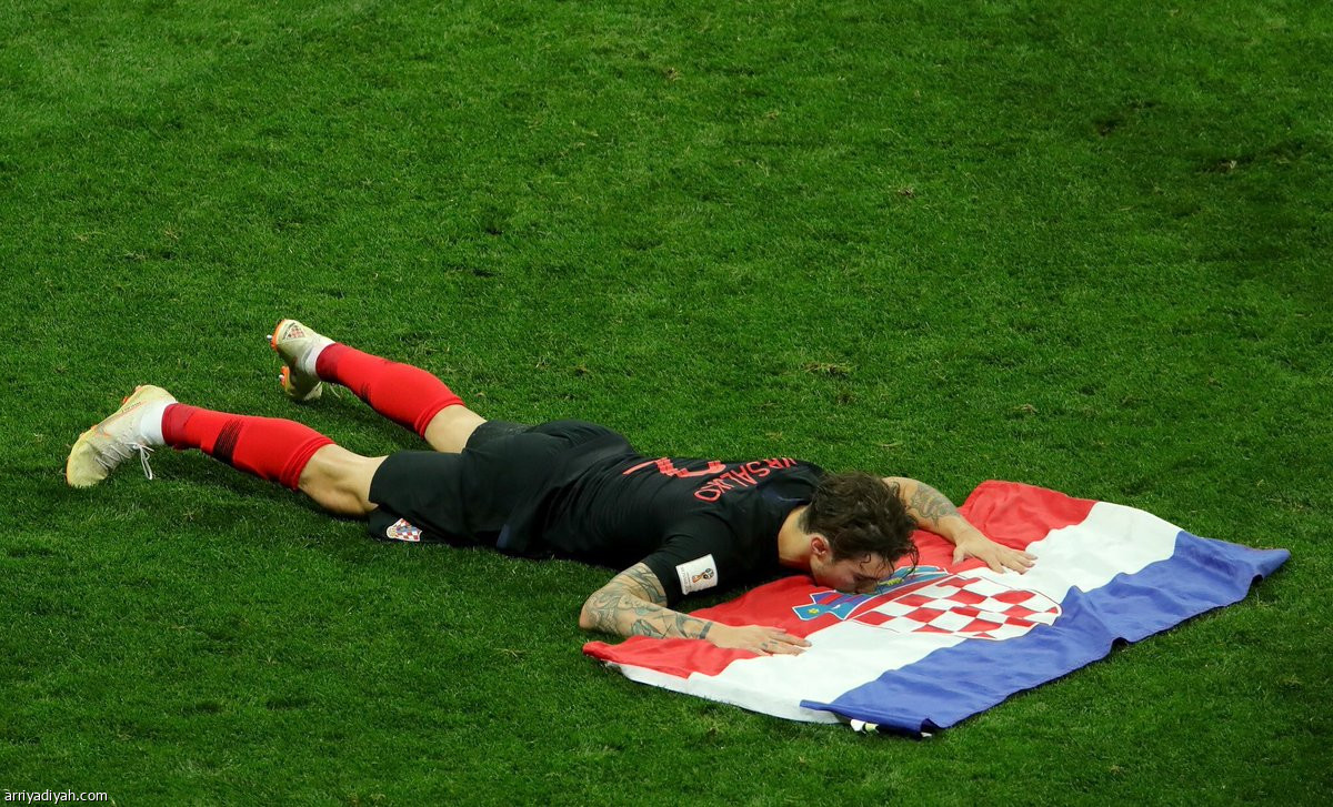 أنام متأهلاً مبتسماً.. فخوراً يا بلادي