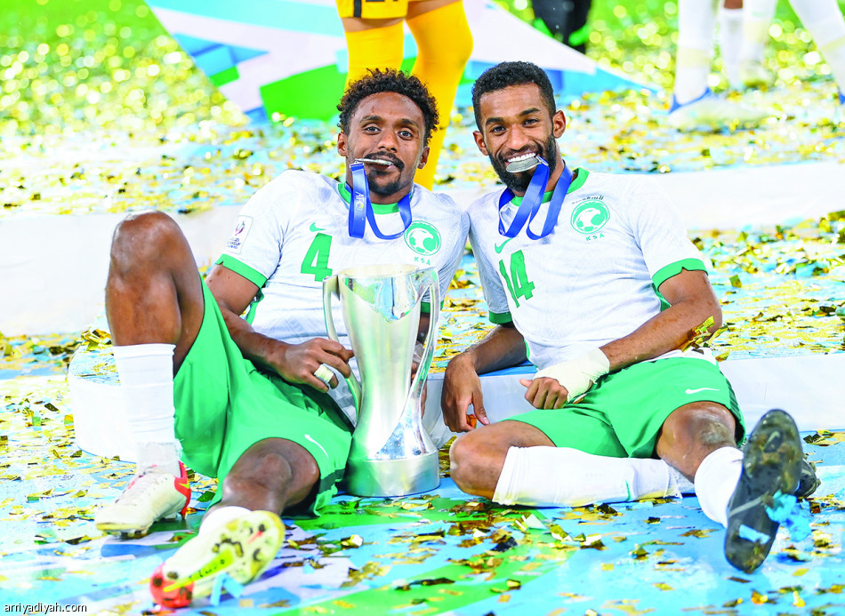 خطف الكأس.. 
الأخضر.. الثالثة ثابتة