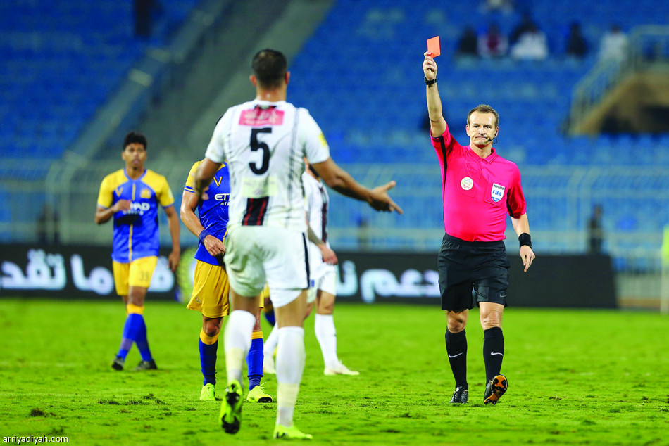 طرد وإيقاف وتصريحات