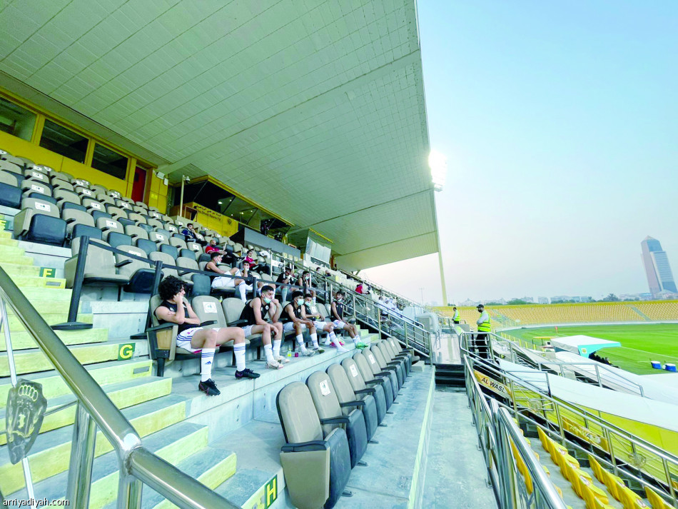 الفرج يقود الأزرق