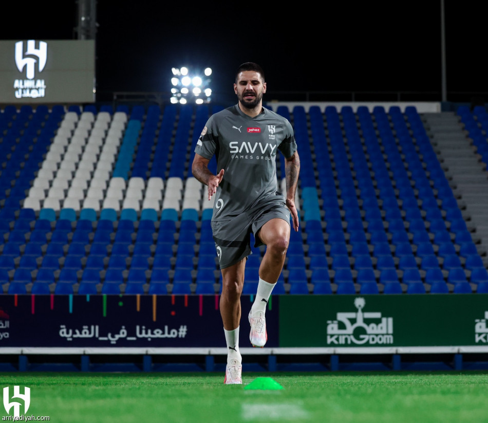 الهلال.. خيسوس يناور.. ونيفيز يشارك