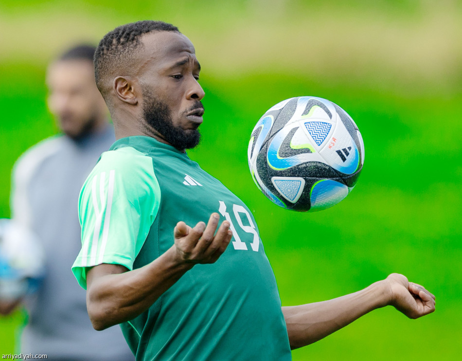 الأخضر والشمشون
يعودان بـ 15 لاعبا