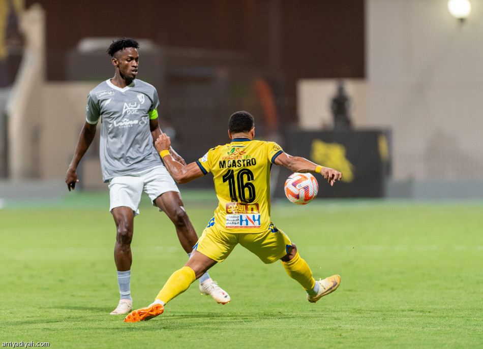 بثلاثية الطائي.. التعاون يعتلي صدارة روشن مؤقتا