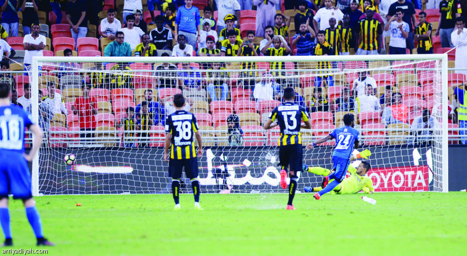 10 محطات قادت الهلال إلى الدوري