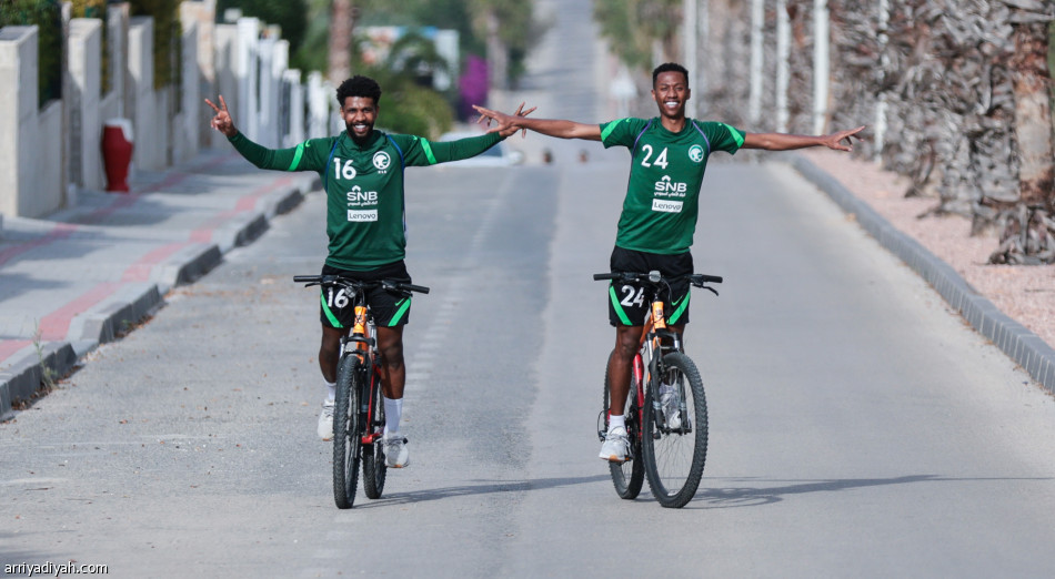 الأخضر.. العبود يدخل «الجماعية»
