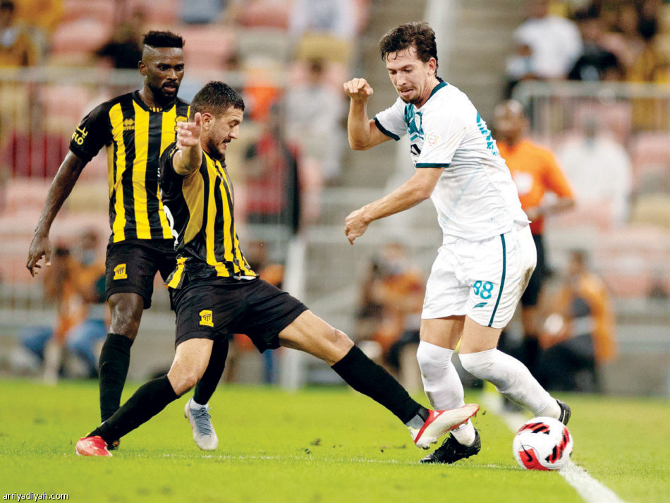 الثلاثية الثانية 
تعيد صدارة الاتحاد