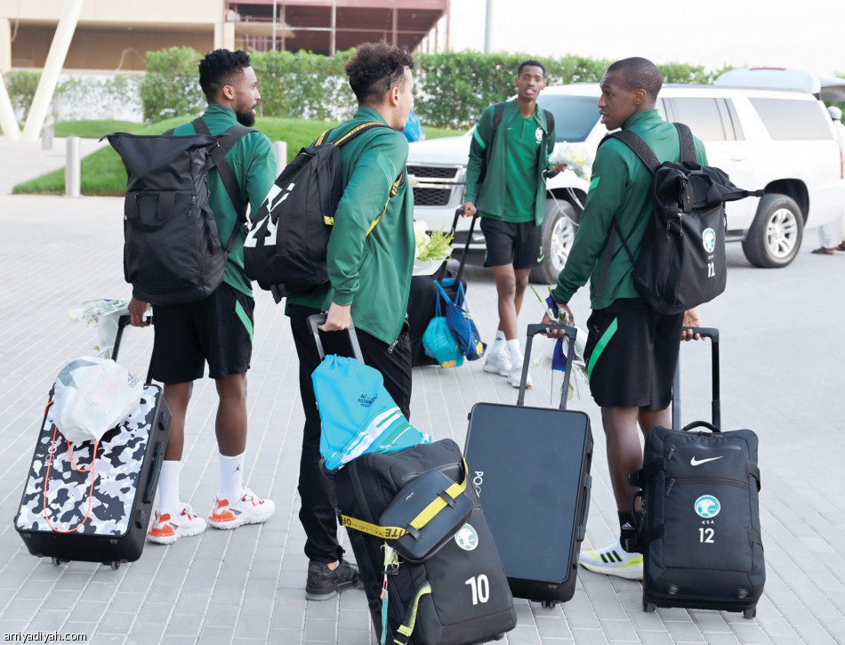 في المطار..
50 دقيقة احتفالات أبطال آسيا