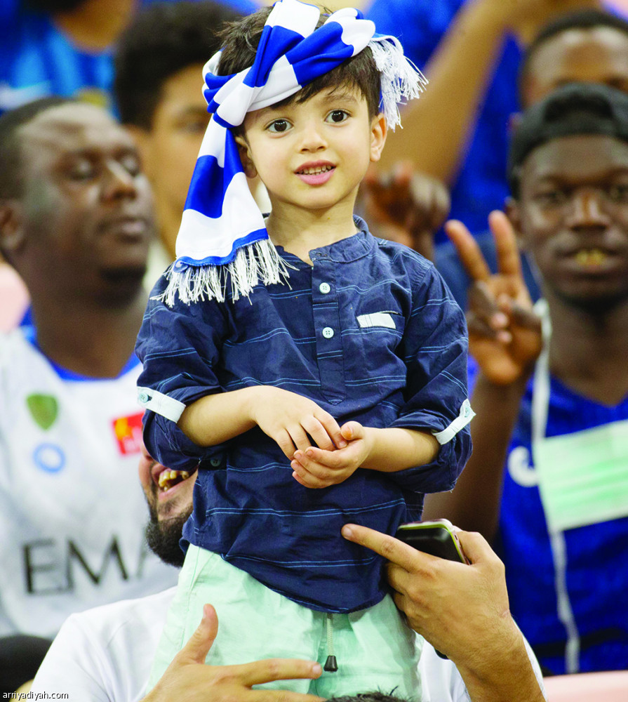 مشجعو المدن يفتحون
بوابات «الجوهرة» مبكرا