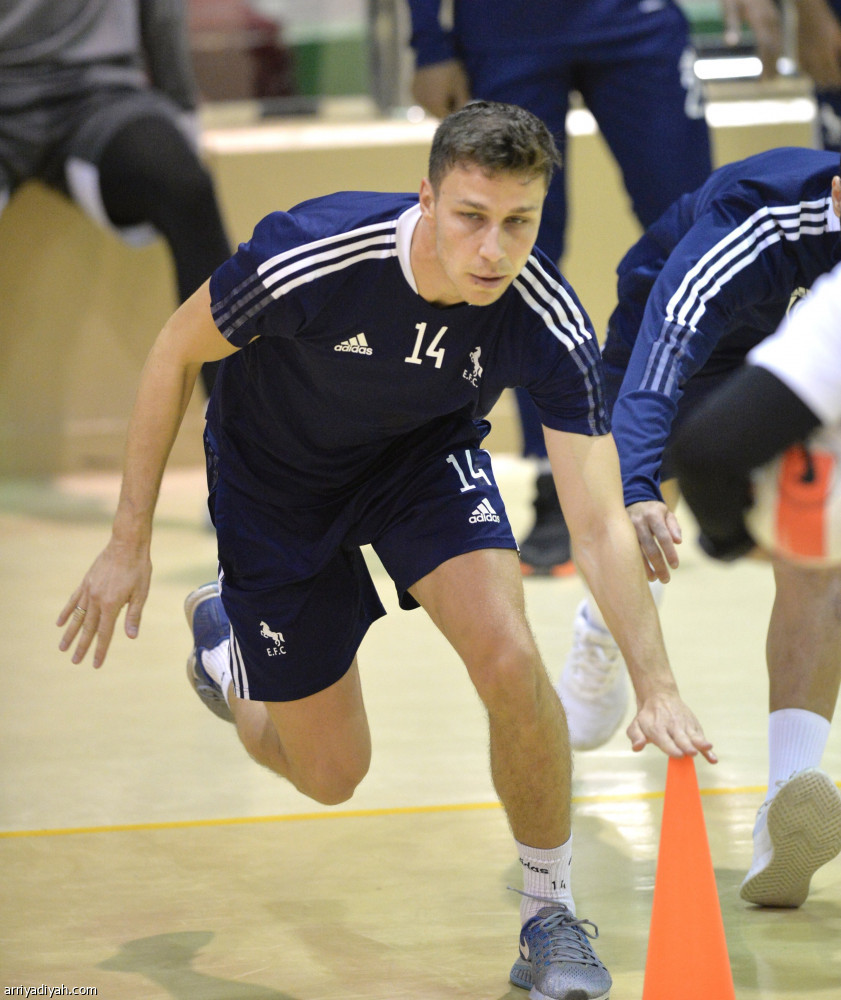 الغبار يجبر الاتفاق على تدريبات الصالة